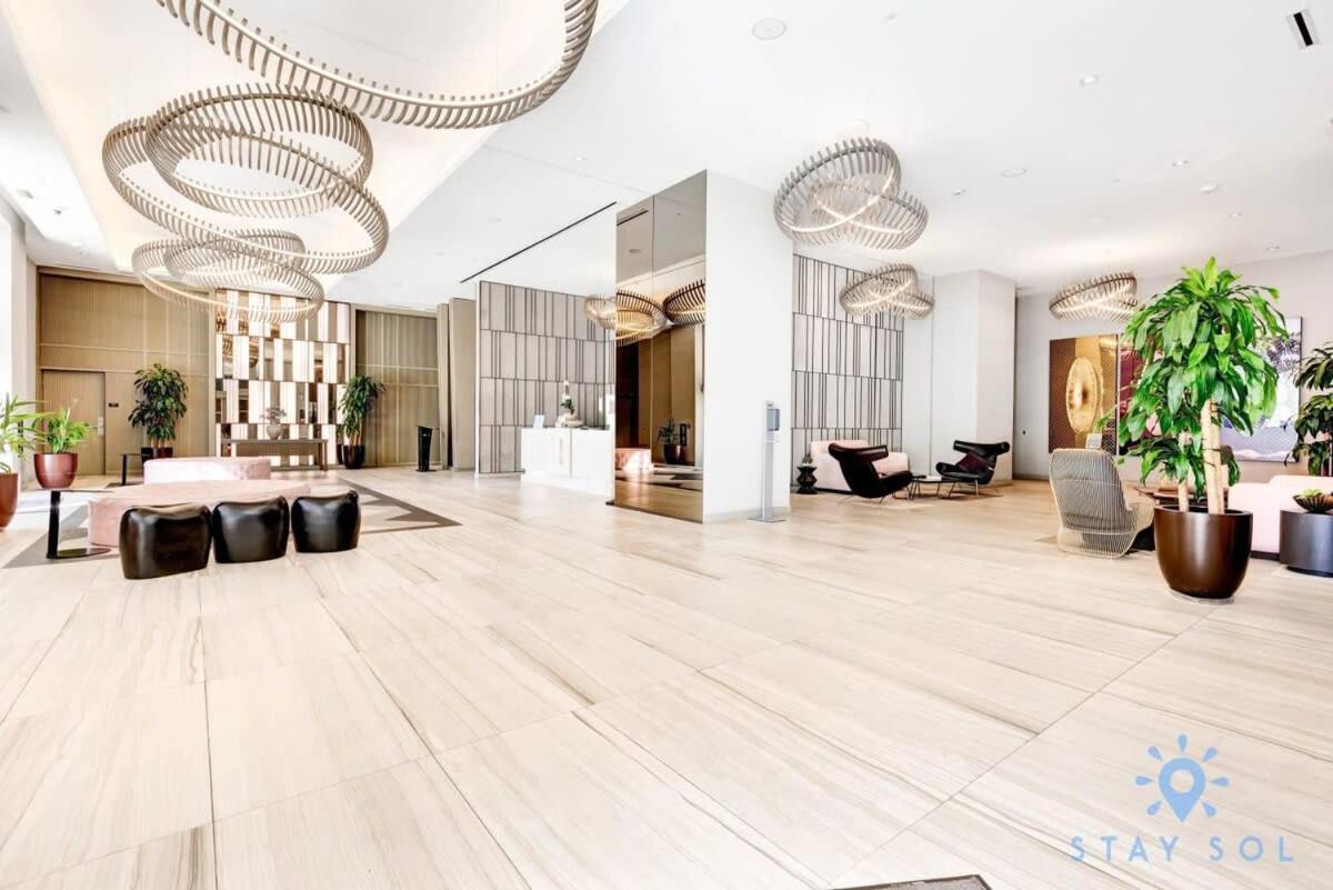 Wrap Around Balcony - Insane Views - Amazing Pools Lägenhet Hollywood Exteriör bild