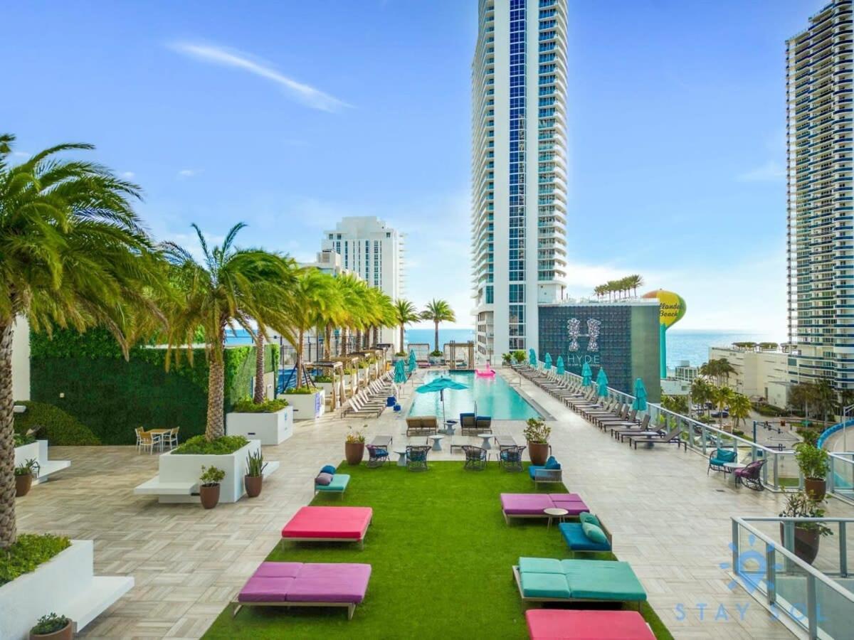 Wrap Around Balcony - Insane Views - Amazing Pools Lägenhet Hollywood Exteriör bild