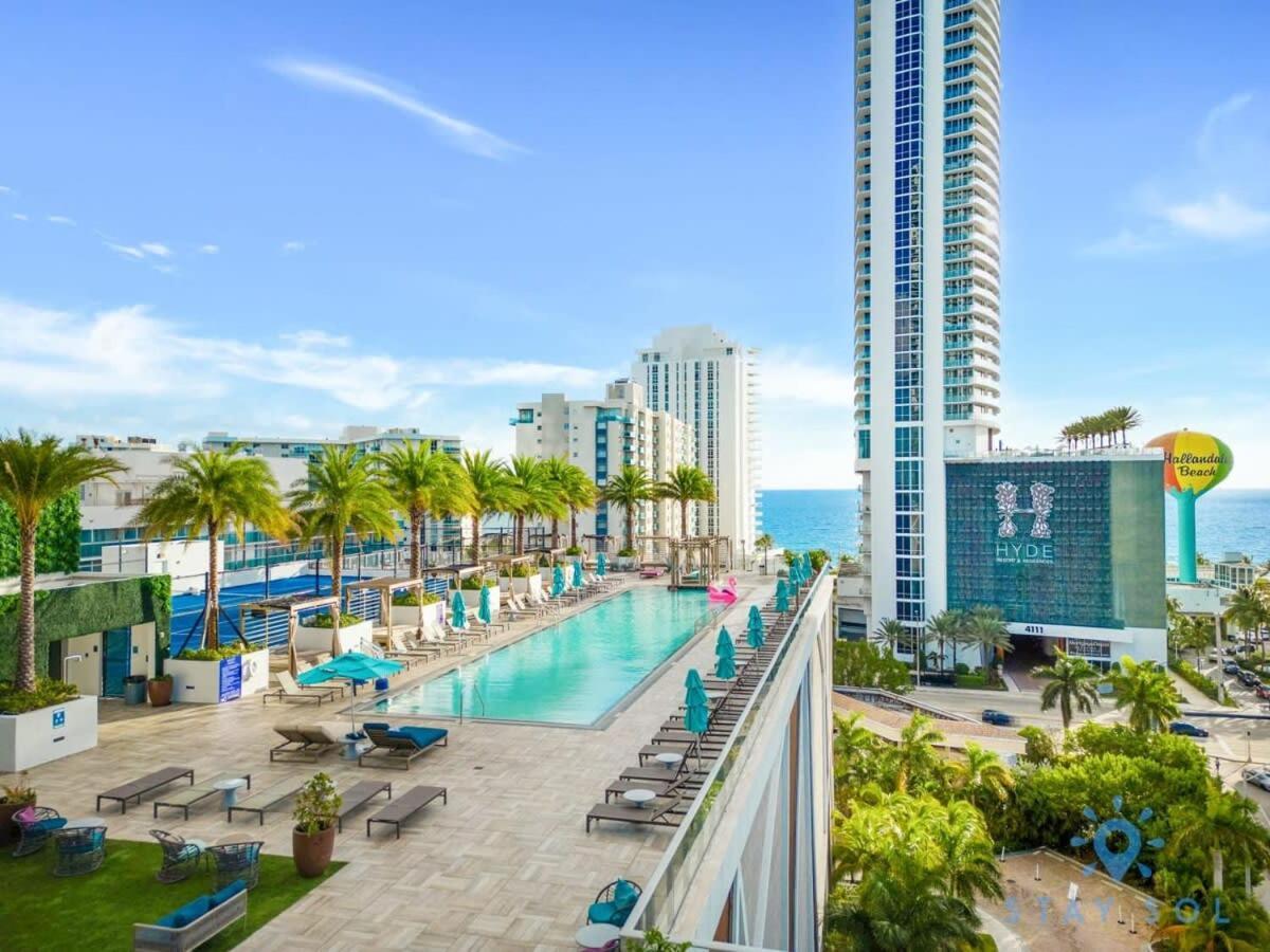 Wrap Around Balcony - Insane Views - Amazing Pools Lägenhet Hollywood Exteriör bild